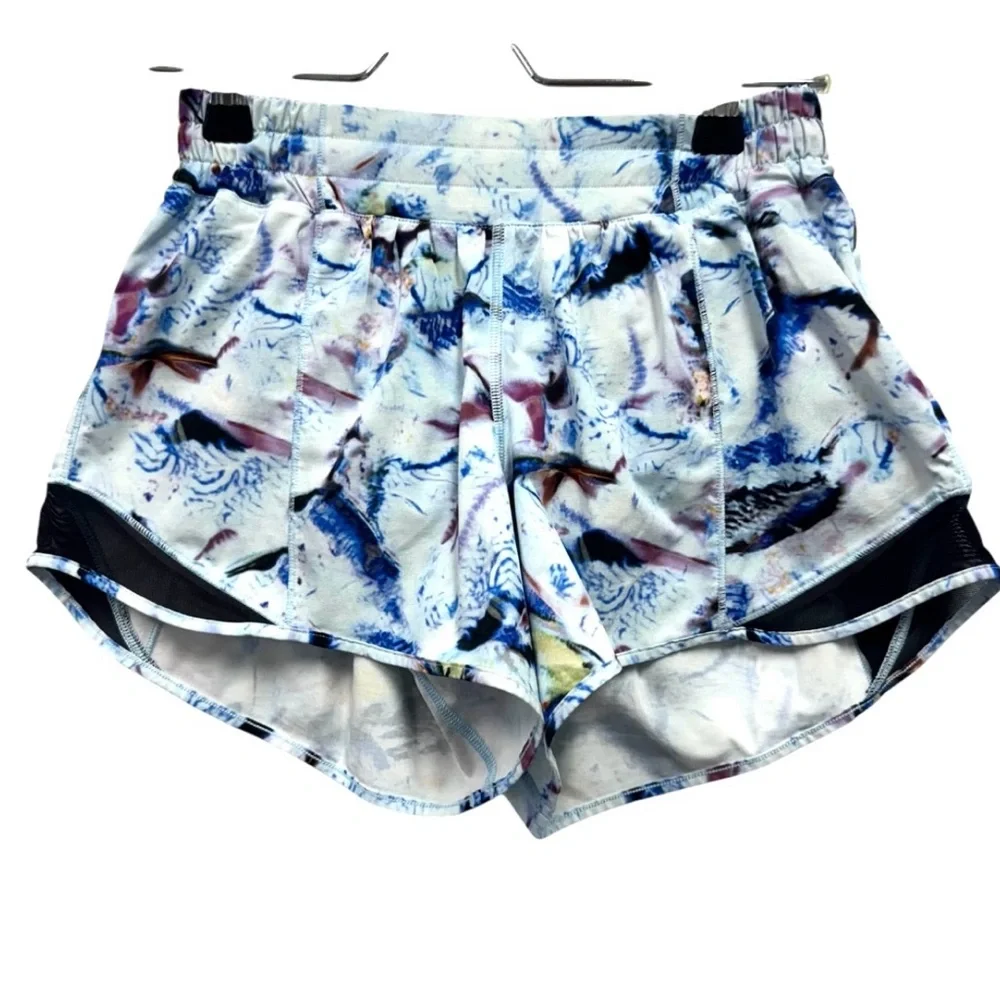 Lululemon Hottie Hot Shorts ll Women Blue Pattern 4” Shorts Size 4 Tall